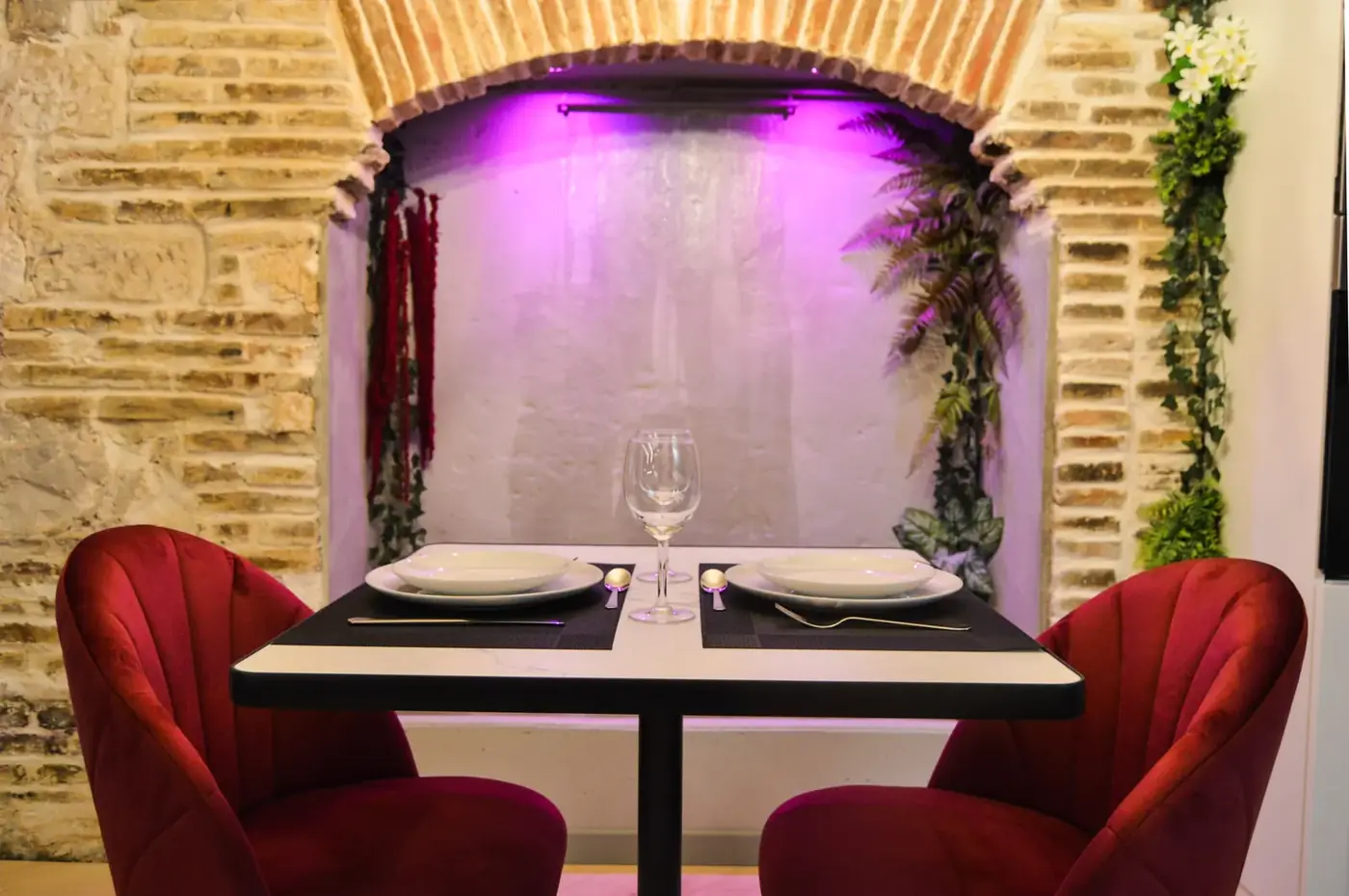 Espace repas avec cascade du Charles Baltet à Troyes