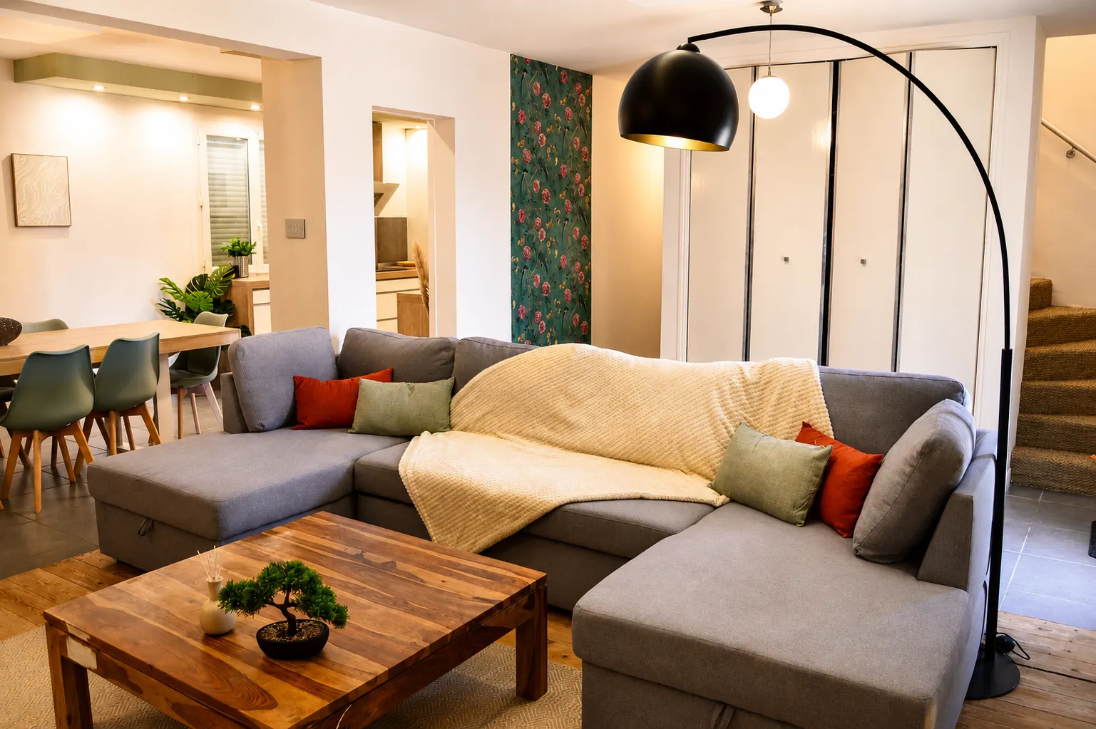 Salon avec home cinéma du Cercle des Éléments près de Troyes